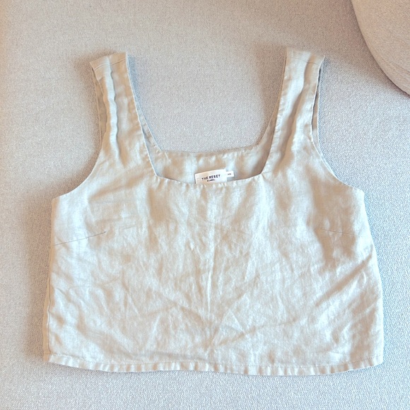 The Reset 100% linen square neck tank - Picture 2 of 5
